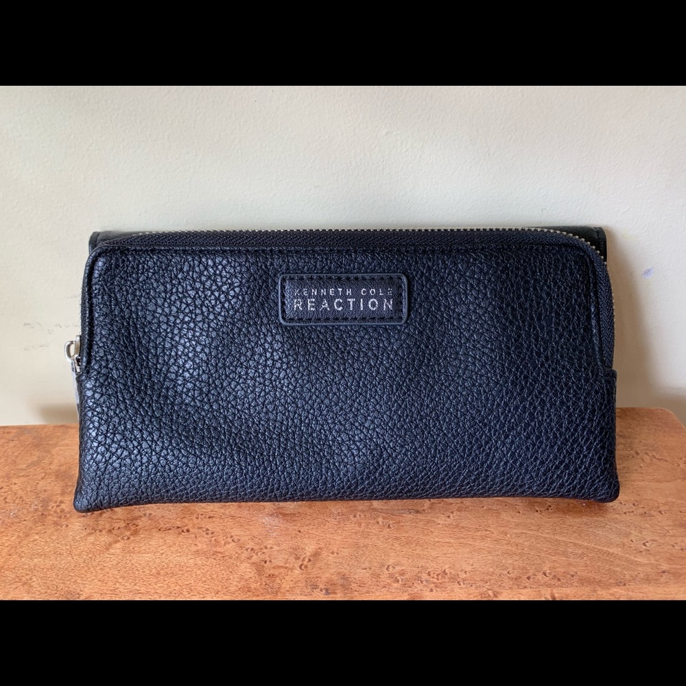 Kenneth Cole Reaction clutch/wallet